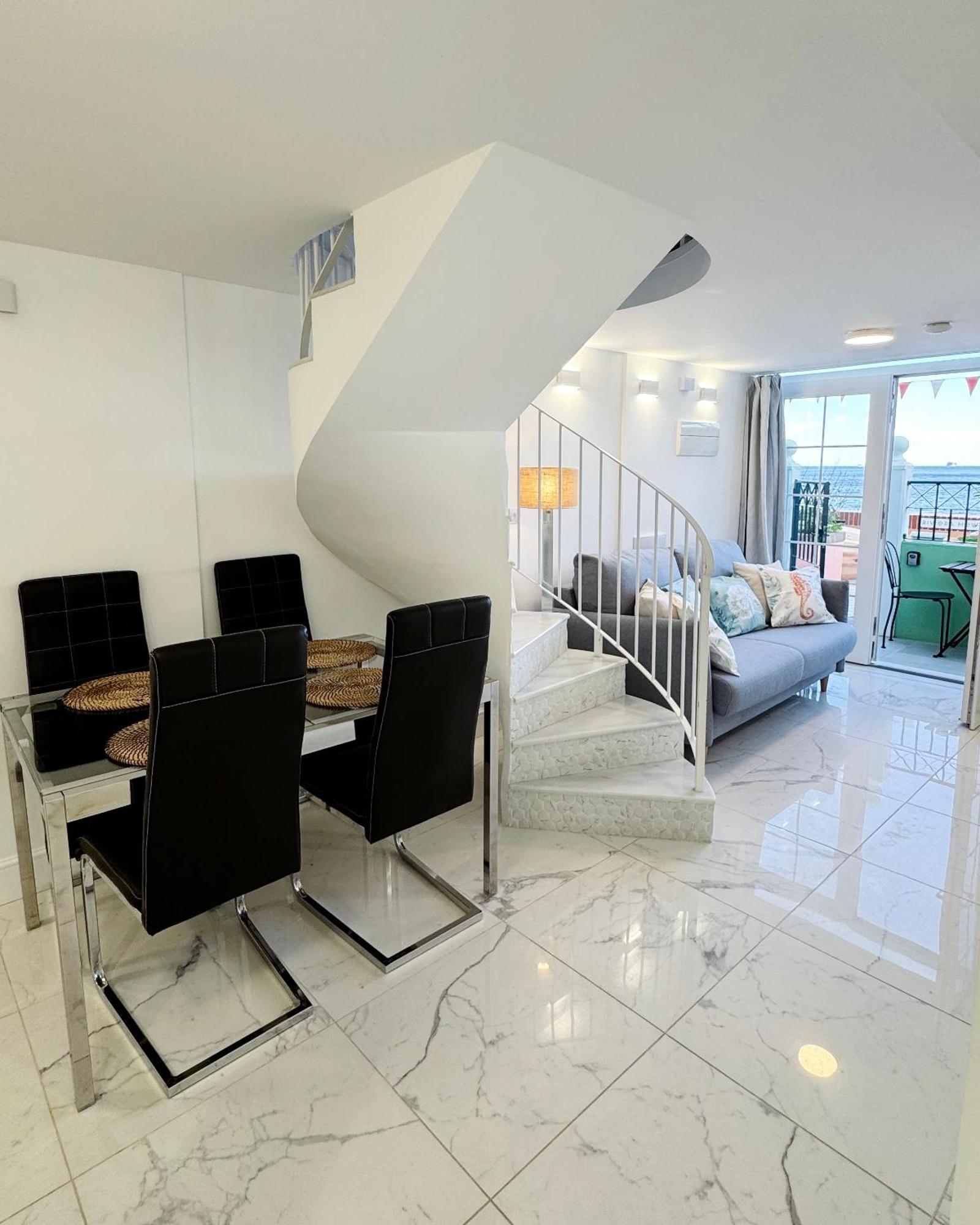 Unique Waterfront Duplex On The Mediterranean - Caleta, Catalan Bay 直布罗陀 外观 照片